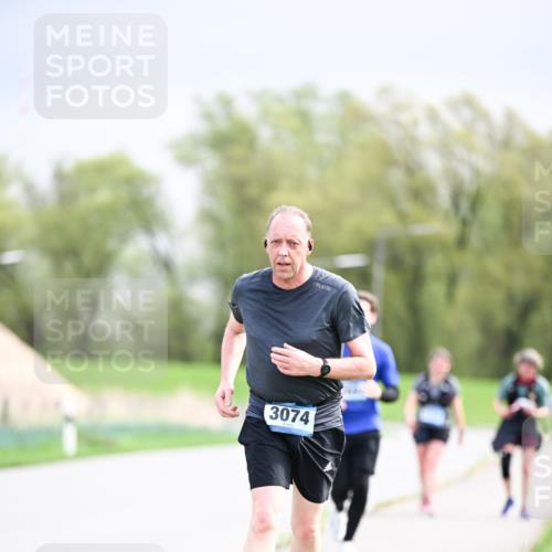 07.04.2024 - 43. Internationalen Wilhelmsburger Insellauf Dr. Thomas Lammeyer http://msf.ph/oto/6044861 07.04.2024 10:45:28 Laufen 3074 meine-sportfotos.de