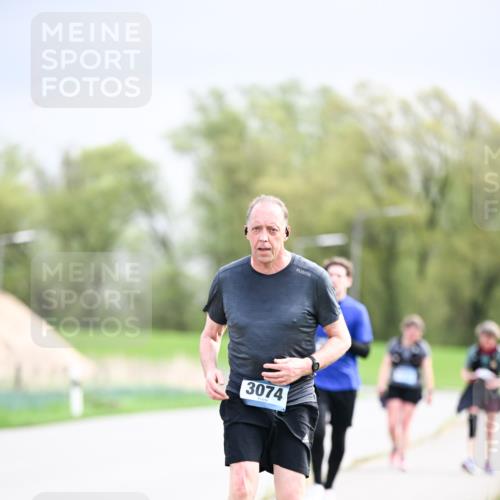 07.04.2024 - 43. Internationalen Wilhelmsburger Insellauf Dr. Thomas Lammeyer http://msf.ph/oto/6044863 07.04.2024 10:45:28 Laufen 3074 meine-sportfotos.de