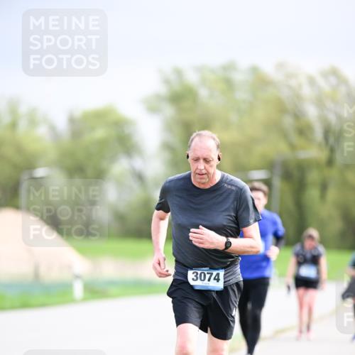 07.04.2024 - 43. Internationalen Wilhelmsburger Insellauf Dr. Thomas Lammeyer http://msf.ph/oto/6044871 07.04.2024 10:45:29 Laufen 3074 meine-sportfotos.de