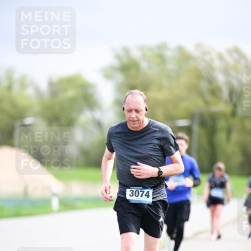 07.04.2024 - 43. Internationalen Wilhelmsburger Insellauf Dr. Thomas Lammeyer http://msf.ph/oto/6044873 07.04.2024 10:45:29 Laufen 3074 meine-sportfotos.de