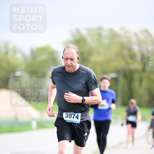 07.04.2024 - 43. Internationalen Wilhelmsburger Insellauf Dr. Thomas Lammeyer http://msf.ph/oto/6044883 07.04.2024 10:45:29 Laufen 3074 meine-sportfotos.de