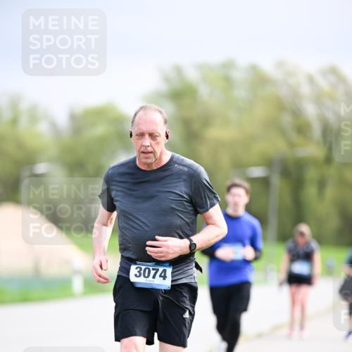 07.04.2024 - 43. Internationalen Wilhelmsburger Insellauf Dr. Thomas Lammeyer http://msf.ph/oto/6044885 07.04.2024 10:45:29 Laufen 3074 meine-sportfotos.de