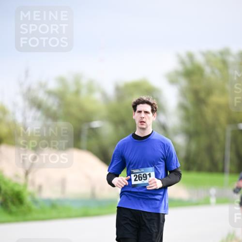 07.04.2024 - 43. Internationalen Wilhelmsburger Insellauf Dr. Thomas Lammeyer http://msf.ph/oto/6044901 07.04.2024 10:45:34 Laufen 2691 meine-sportfotos.de