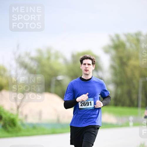 07.04.2024 - 43. Internationalen Wilhelmsburger Insellauf Dr. Thomas Lammeyer http://msf.ph/oto/6044903 07.04.2024 10:45:34 Laufen 2691 meine-sportfotos.de