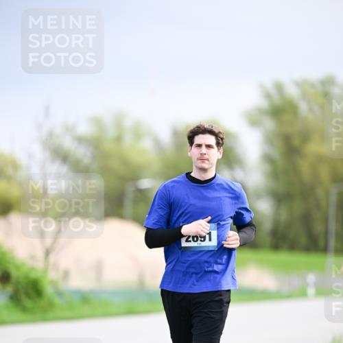 07.04.2024 - 43. Internationalen Wilhelmsburger Insellauf Dr. Thomas Lammeyer http://msf.ph/oto/6044905 07.04.2024 10:45:34 Laufen 2091 meine-sportfotos.de