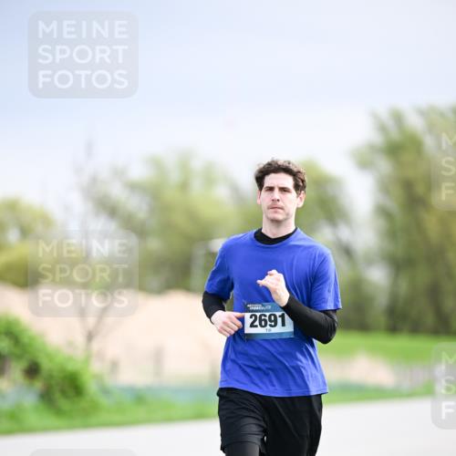07.04.2024 - 43. Internationalen Wilhelmsburger Insellauf Dr. Thomas Lammeyer http://msf.ph/oto/6044909 07.04.2024 10:45:35 Laufen 2691 meine-sportfotos.de
