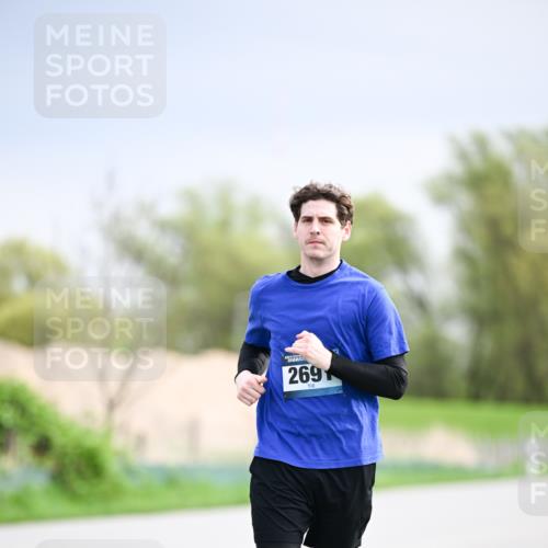 07.04.2024 - 43. Internationalen Wilhelmsburger Insellauf Dr. Thomas Lammeyer http://msf.ph/oto/6044911 07.04.2024 10:45:35 Laufen 2691 meine-sportfotos.de
