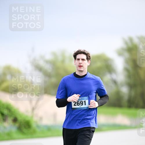 07.04.2024 - 43. Internationalen Wilhelmsburger Insellauf Dr. Thomas Lammeyer http://msf.ph/oto/6044915 07.04.2024 10:45:35 Laufen 2691 meine-sportfotos.de
