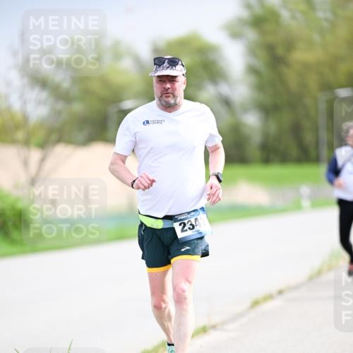 07.04.2024 - 43. Internationalen Wilhelmsburger Insellauf Dr. Thomas Lammeyer http://msf.ph/oto/6044945 07.04.2024 10:46:09 Laufen 234 meine-sportfotos.de