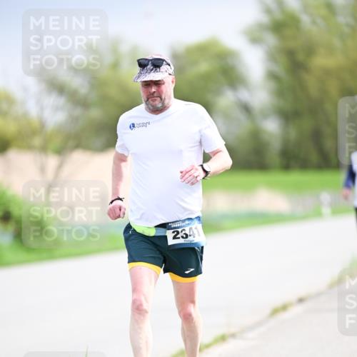 07.04.2024 - 43. Internationalen Wilhelmsburger Insellauf Dr. Thomas Lammeyer http://msf.ph/oto/6044949 07.04.2024 10:46:09 Laufen 2341 meine-sportfotos.de