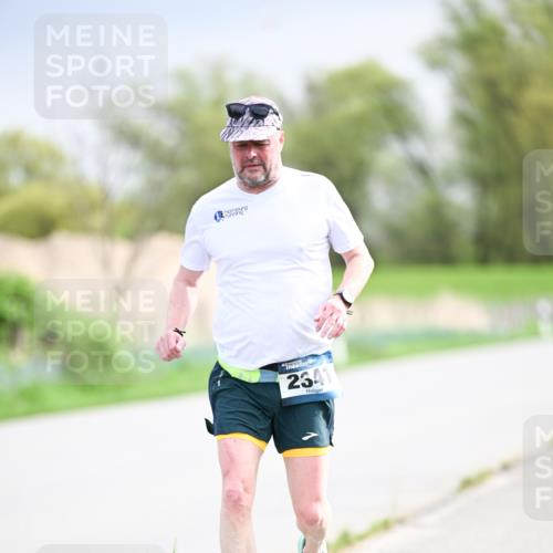07.04.2024 - 43. Internationalen Wilhelmsburger Insellauf Dr. Thomas Lammeyer http://msf.ph/oto/6044951 07.04.2024 10:46:10 Laufen 2341 meine-sportfotos.de