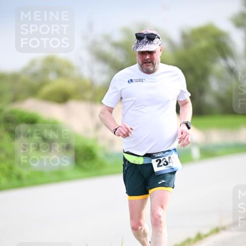 07.04.2024 - 43. Internationalen Wilhelmsburger Insellauf Dr. Thomas Lammeyer http://msf.ph/oto/6044955 07.04.2024 10:46:10 Laufen 2341 meine-sportfotos.de