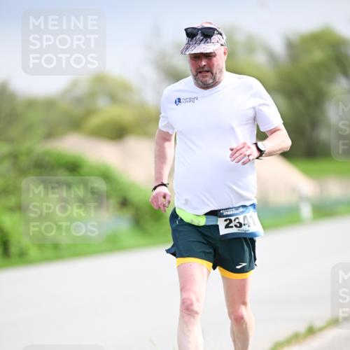 07.04.2024 - 43. Internationalen Wilhelmsburger Insellauf Dr. Thomas Lammeyer http://msf.ph/oto/6044959 07.04.2024 10:46:10 Laufen 2341 meine-sportfotos.de