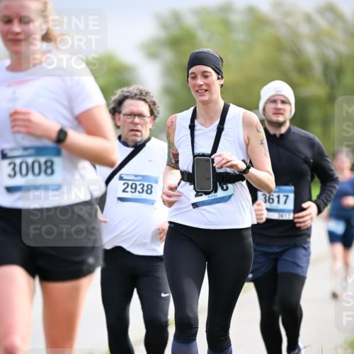 07.04.2024 - 43. Internationalen Wilhelmsburger Insellauf Dr. Thomas Lammeyer http://msf.ph/oto/6045005 07.04.2024 10:46:16 Laufen 3008, 2938, 3617 meine-sportfotos.de
