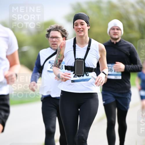 07.04.2024 - 43. Internationalen Wilhelmsburger Insellauf Dr. Thomas Lammeyer http://msf.ph/oto/6045013 07.04.2024 10:46:17 Laufen 2, 8, 36 meine-sportfotos.de