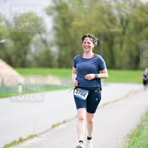 07.04.2024 - 43. Internationalen Wilhelmsburger Insellauf Dr. Thomas Lammeyer http://msf.ph/oto/6045051 07.04.2024 10:46:23 Laufen 3702 meine-sportfotos.de