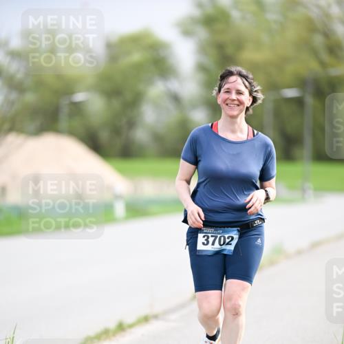 07.04.2024 - 43. Internationalen Wilhelmsburger Insellauf Dr. Thomas Lammeyer http://msf.ph/oto/6045069 07.04.2024 10:46:24 Laufen 3702 meine-sportfotos.de