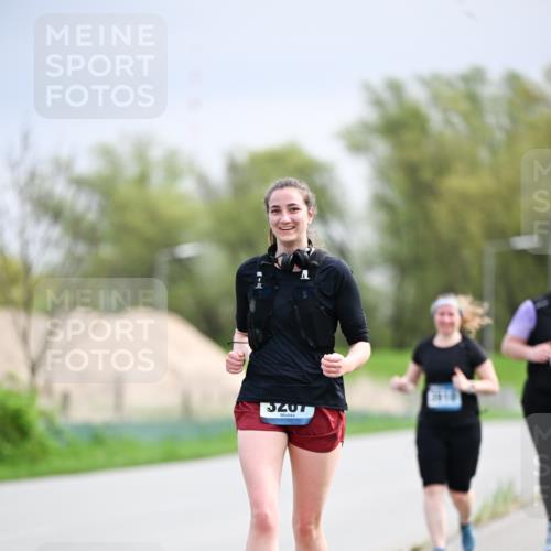 07.04.2024 - 43. Internationalen Wilhelmsburger Insellauf Dr. Thomas Lammeyer http://msf.ph/oto/6045079 07.04.2024 10:46:54 Laufen 3207 meine-sportfotos.de