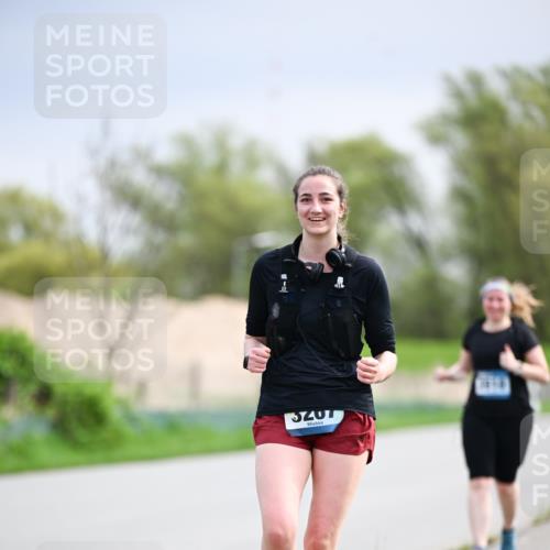 07.04.2024 - 43. Internationalen Wilhelmsburger Insellauf Dr. Thomas Lammeyer http://msf.ph/oto/6045089 07.04.2024 10:46:54 Laufen 3207 meine-sportfotos.de