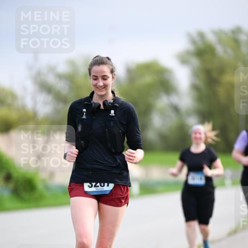 07.04.2024 - 43. Internationalen Wilhelmsburger Insellauf Dr. Thomas Lammeyer http://msf.ph/oto/6045101 07.04.2024 10:46:55 Laufen 3207 meine-sportfotos.de