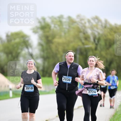 07.04.2024 - 43. Internationalen Wilhelmsburger Insellauf Dr. Thomas Lammeyer http://msf.ph/oto/6045103 07.04.2024 10:46:56 Laufen 3910, 2030, 2774 meine-sportfotos.de
