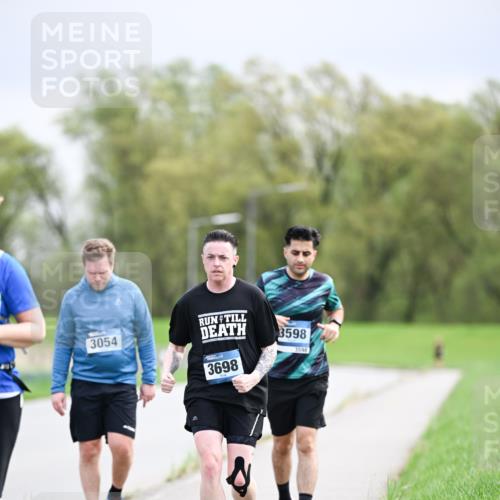 07.04.2024 - 43. Internationalen Wilhelmsburger Insellauf Dr. Thomas Lammeyer http://msf.ph/oto/6045168 07.04.2024 10:47:09 Laufen 3054, 3698, 3598, 3598 meine-sportfotos.de