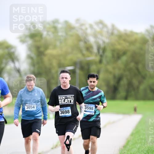 07.04.2024 - 43. Internationalen Wilhelmsburger Insellauf Dr. Thomas Lammeyer http://msf.ph/oto/6045171 07.04.2024 10:47:09 Laufen 3054, 3698, 3598, 3598 meine-sportfotos.de