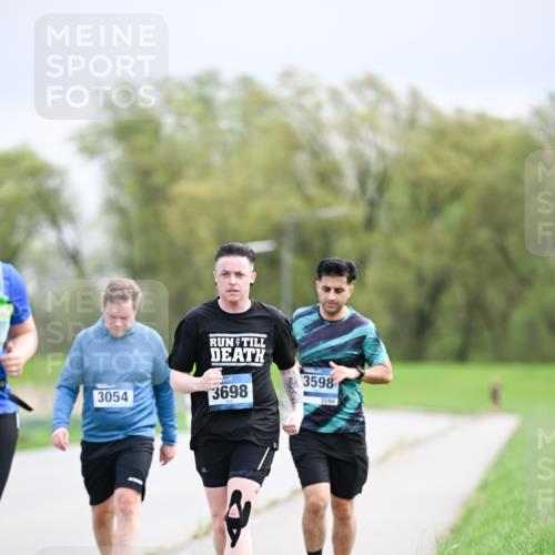 07.04.2024 - 43. Internationalen Wilhelmsburger Insellauf Dr. Thomas Lammeyer http://msf.ph/oto/6045173 07.04.2024 10:47:09 Laufen 3054, 3698, 3598, 3598 meine-sportfotos.de
