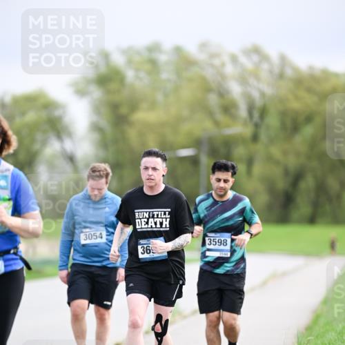 07.04.2024 - 43. Internationalen Wilhelmsburger Insellauf Dr. Thomas Lammeyer http://msf.ph/oto/6045177 07.04.2024 10:47:09 Laufen 3054, 36, 3598, 3598 meine-sportfotos.de