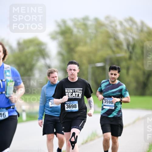 07.04.2024 - 43. Internationalen Wilhelmsburger Insellauf Dr. Thomas Lammeyer http://msf.ph/oto/6045183 07.04.2024 10:47:10 Laufen 3598, 3598, 46, 30, 3698 meine-sportfotos.de
