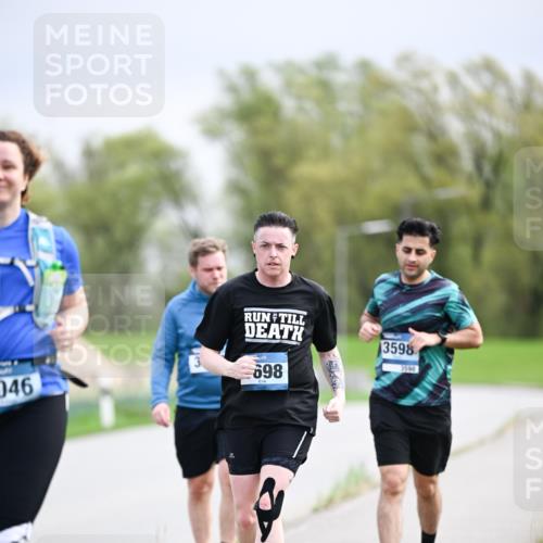 07.04.2024 - 43. Internationalen Wilhelmsburger Insellauf Dr. Thomas Lammeyer http://msf.ph/oto/6045184 07.04.2024 10:47:10 Laufen 3598, 3590, 3, 046, 698 meine-sportfotos.de