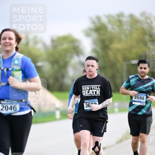 07.04.2024 - 43. Internationalen Wilhelmsburger Insellauf Dr. Thomas Lammeyer http://msf.ph/oto/6045190 07.04.2024 10:47:10 Laufen 3598, 2046, 36, 3508 meine-sportfotos.de