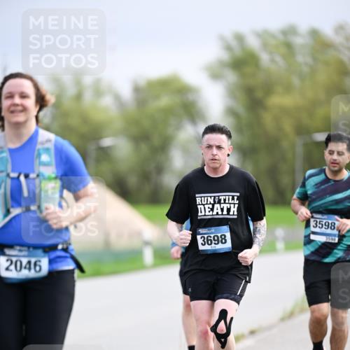 07.04.2024 - 43. Internationalen Wilhelmsburger Insellauf Dr. Thomas Lammeyer http://msf.ph/oto/6045192 07.04.2024 10:47:10 Laufen 2046, 3698, 3598, 3598 meine-sportfotos.de