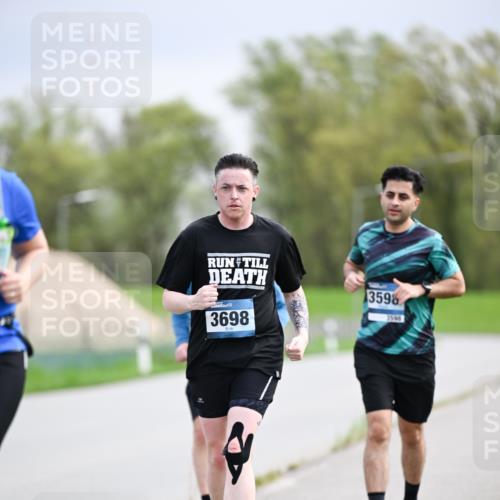 07.04.2024 - 43. Internationalen Wilhelmsburger Insellauf Dr. Thomas Lammeyer http://msf.ph/oto/6045194 07.04.2024 10:47:10 Laufen 3698, 3598, 3598 meine-sportfotos.de