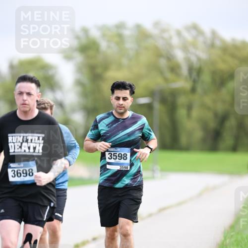 07.04.2024 - 43. Internationalen Wilhelmsburger Insellauf Dr. Thomas Lammeyer http://msf.ph/oto/6045200 07.04.2024 10:47:11 Laufen 3598, 3698, 3598 meine-sportfotos.de