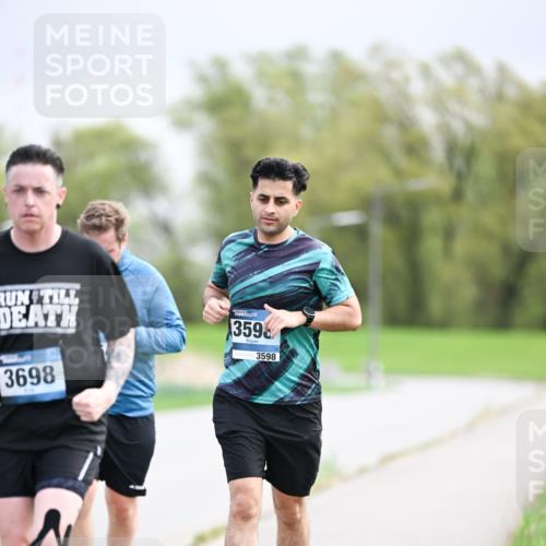 07.04.2024 - 43. Internationalen Wilhelmsburger Insellauf Dr. Thomas Lammeyer http://msf.ph/oto/6045206 07.04.2024 10:47:12 Laufen 3698, 3598, 3598 meine-sportfotos.de