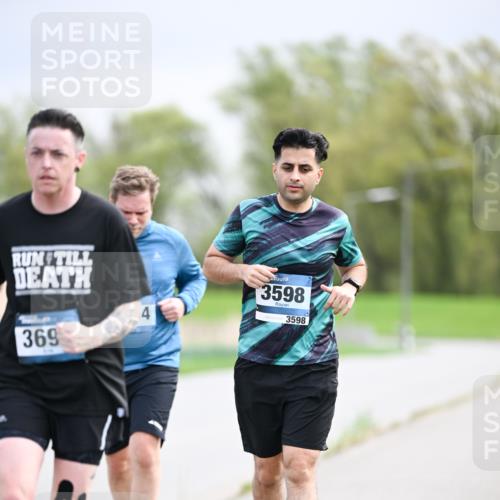 07.04.2024 - 43. Internationalen Wilhelmsburger Insellauf Dr. Thomas Lammeyer http://msf.ph/oto/6045212 07.04.2024 10:47:12 Laufen 369, 4, 3598, 3598 meine-sportfotos.de