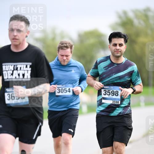 07.04.2024 - 43. Internationalen Wilhelmsburger Insellauf Dr. Thomas Lammeyer http://msf.ph/oto/6045225 07.04.2024 10:47:13 Laufen 3650, 3054, 3598, 3598 meine-sportfotos.de