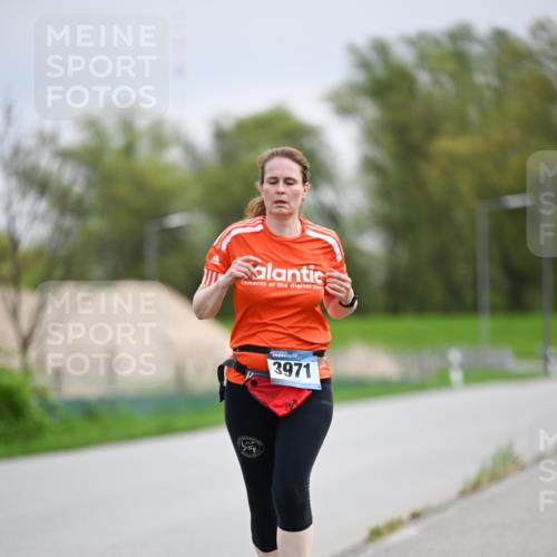 07.04.2024 - 43. Internationalen Wilhelmsburger Insellauf Dr. Thomas Lammeyer http://msf.ph/oto/6045275 07.04.2024 10:49:13 Laufen 3971 meine-sportfotos.de