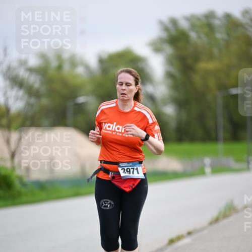 07.04.2024 - 43. Internationalen Wilhelmsburger Insellauf Dr. Thomas Lammeyer http://msf.ph/oto/6045279 07.04.2024 10:49:13 Laufen 3971 meine-sportfotos.de