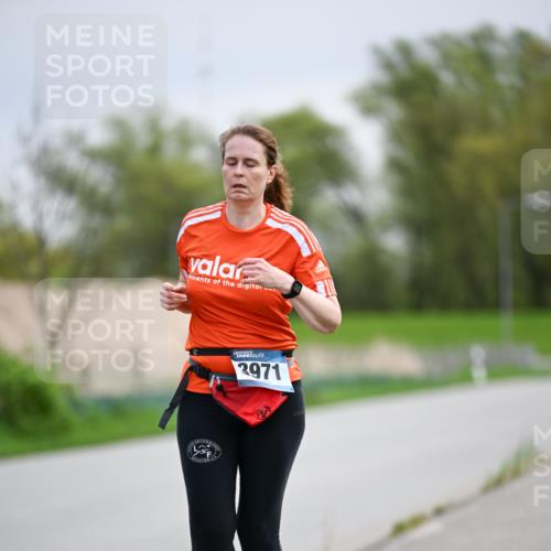 07.04.2024 - 43. Internationalen Wilhelmsburger Insellauf Dr. Thomas Lammeyer http://msf.ph/oto/6045291 07.04.2024 10:49:14 Laufen 3971 meine-sportfotos.de