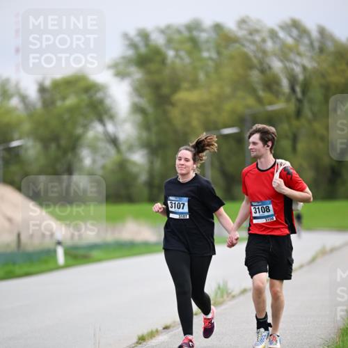 07.04.2024 - 43. Internationalen Wilhelmsburger Insellauf Dr. Thomas Lammeyer http://msf.ph/oto/6045319 07.04.2024 10:49:32 Laufen 3107, 3107, 3108, 3108 meine-sportfotos.de