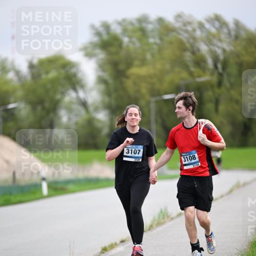 07.04.2024 - 43. Internationalen Wilhelmsburger Insellauf Dr. Thomas Lammeyer http://msf.ph/oto/6045323 07.04.2024 10:49:32 Laufen 3107, 3107, 3108, 3108 meine-sportfotos.de