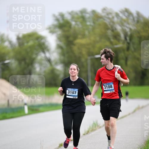 07.04.2024 - 43. Internationalen Wilhelmsburger Insellauf Dr. Thomas Lammeyer http://msf.ph/oto/6045327 07.04.2024 10:49:32 Laufen 3107, 3107, 3108, 3108 meine-sportfotos.de