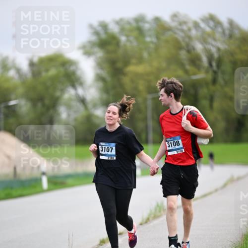 07.04.2024 - 43. Internationalen Wilhelmsburger Insellauf Dr. Thomas Lammeyer http://msf.ph/oto/6045331 07.04.2024 10:49:32 Laufen 3107, 3107, 3108, 3108 meine-sportfotos.de