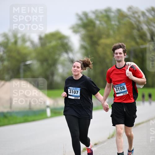 07.04.2024 - 43. Internationalen Wilhelmsburger Insellauf Dr. Thomas Lammeyer http://msf.ph/oto/6045343 07.04.2024 10:49:33 Laufen 3107, 3107, 3108, 3108 meine-sportfotos.de