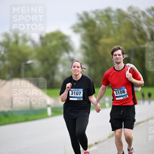 07.04.2024 - 43. Internationalen Wilhelmsburger Insellauf Dr. Thomas Lammeyer http://msf.ph/oto/6045345 07.04.2024 10:49:33 Laufen 3107, 3107, 3108, 3108 meine-sportfotos.de