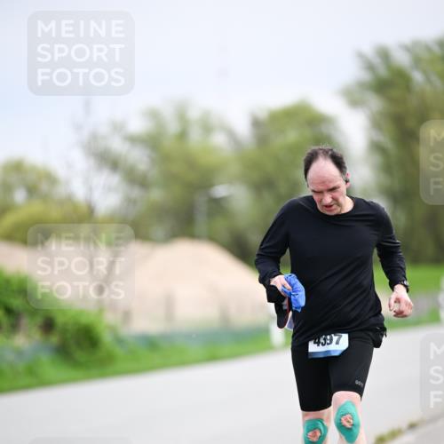 07.04.2024 - 43. Internationalen Wilhelmsburger Insellauf Dr. Thomas Lammeyer http://msf.ph/oto/6045386 07.04.2024 10:50:02 Laufen 4397 meine-sportfotos.de