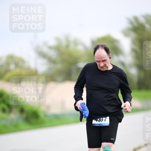 07.04.2024 - 43. Internationalen Wilhelmsburger Insellauf Dr. Thomas Lammeyer http://msf.ph/oto/6045401 07.04.2024 10:50:02 Laufen 4597 meine-sportfotos.de