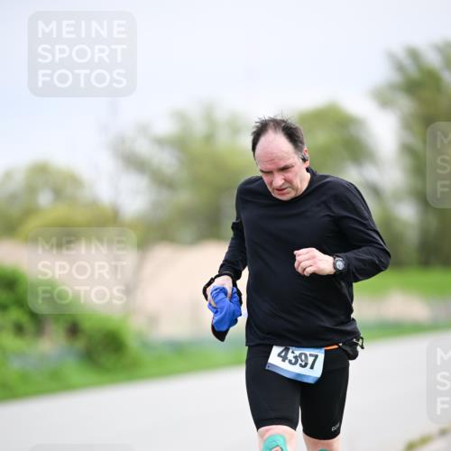 07.04.2024 - 43. Internationalen Wilhelmsburger Insellauf Dr. Thomas Lammeyer http://msf.ph/oto/6045404 07.04.2024 10:50:03 Laufen 4397 meine-sportfotos.de